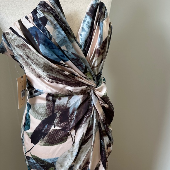 Katie May Finn Leafy Column Gown - Picture 9 of 16